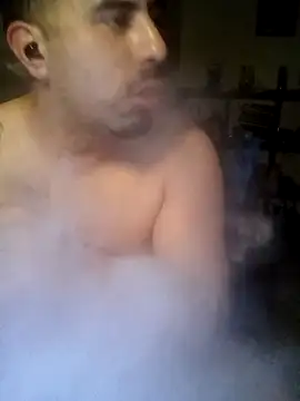 Snapshot of k1oudE chatting on November 2025 09:33:02 AM k1oudE online show from November 2025 09:33:02 AM