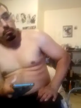 Snapshot of k1oudE chatting on December 2025 11:02:01 PM k1oudE online show from December 2025 11:02:01 PM