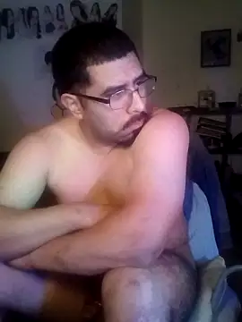 Snapshot of k1oudE chatting on December 2025 11:58:02 AM k1oudE online show from December 2025 11:58:02 AM