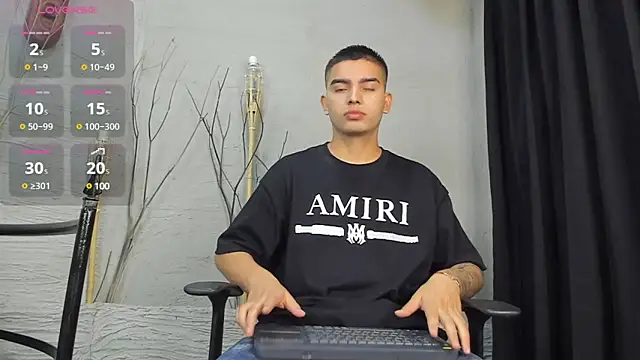 Snapshot of MarcoVitto chatting on January 2025 03:31:02 AM MarcoVitto online show from January 2025 03:31:02 AM