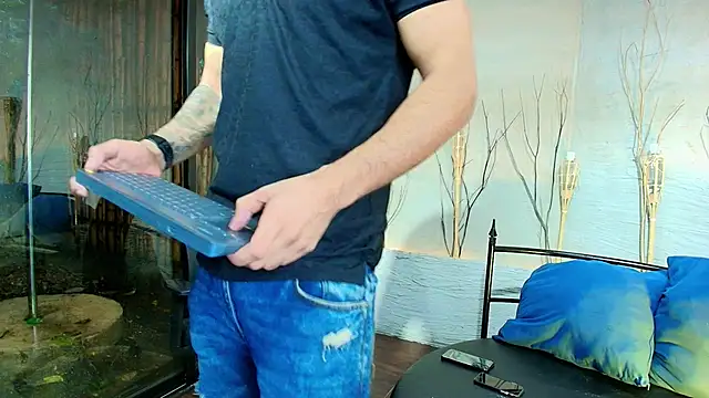 Snapshot of MarcoVitto chatting on October 2025 12:02:02 PM MarcoVitto online show from October 2025 12:02:02 PM