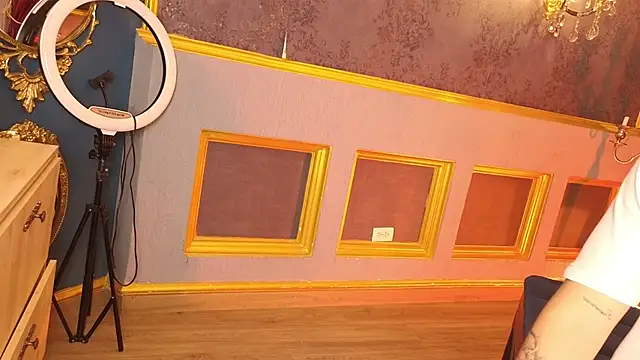 Snapshot of MarcoVitto chatting on November 2025 07:38:01 PM MarcoVitto online show from November 2025 07:38:01 PM