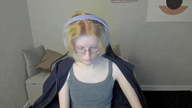 Snapshot of ElizabethHarpper chatting on September 2025 08:13:02 AM ElizabethHarpper online show from September 2025 08:13:02 AM