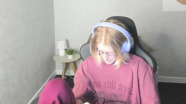 ElizabethHarpper online show from December 2025 01:14:02 AM