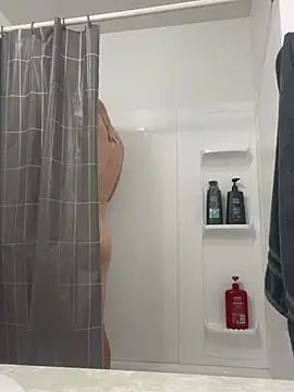 Snapshot of tcadle1824 chatting on December 2024 04:32:01 PM tcadle1824 online show from December 2024 04:32:01 PM