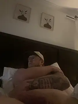 Snapshot of tcadle1824 chatting on March 2026 02:05:02 AM tcadle1824 online show from March 2026 02:05:02 AM