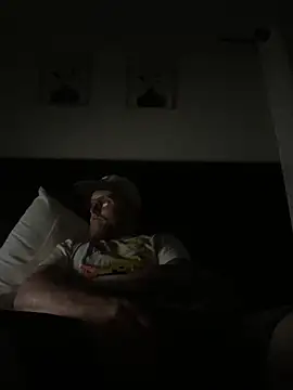 Snapshot of tcadle1824 chatting on April 2026 02:20:02 AM tcadle1824 online show from April 2026 02:20:02 AM