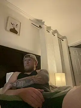 Snapshot of tcadle1824 chatting on April 2026 01:58:02 AM tcadle1824 online show from April 2026 01:58:02 AM