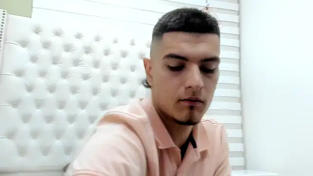 DAVID VICTORIAA online show from October 2025 01:09:01 PM