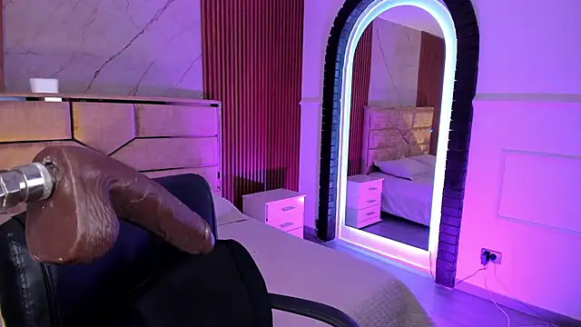 Snapshot of daniiphoeniixx chatting on November 2025 07:36:02 PM daniiphoeniixx online show from November 2025 07:36:02 PM