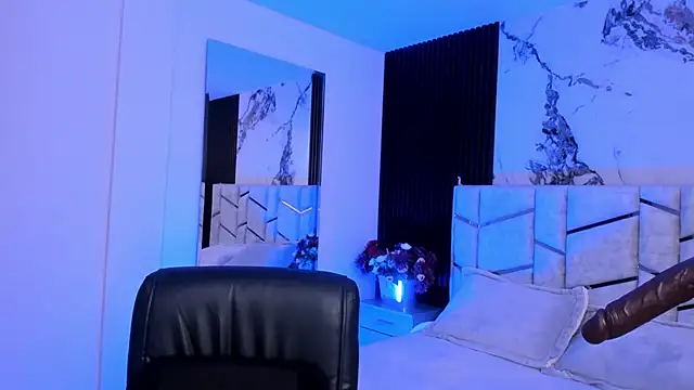 Snapshot of daniiphoeniixx chatting on November 2025 07:24:02 PM daniiphoeniixx online show from November 2025 07:24:02 PM