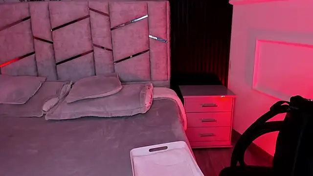 Snapshot of daniiphoeniixx chatting on December 2025 07:53:01 PM daniiphoeniixx online show from December 2025 07:53:01 PM