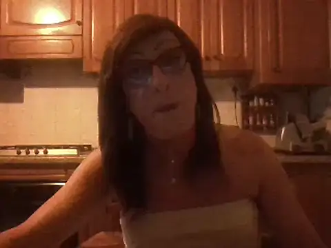 Snapshot of Tiabet chatting on March 2026 09:00:02 PM Tiabet online show from March 2026 09:00:02 PM