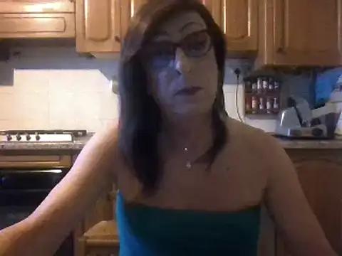 Snapshot of Tiabet chatting on April 2026 08:07:02 PM Tiabet online show from April 2026 08:07:02 PM