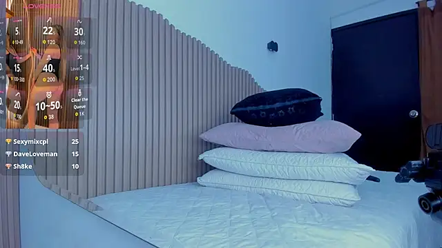 Annie kurt  online show from November 2025 08:51:01 PM