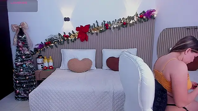 Annie kurt  online show from December 2025 09:23:02 PM