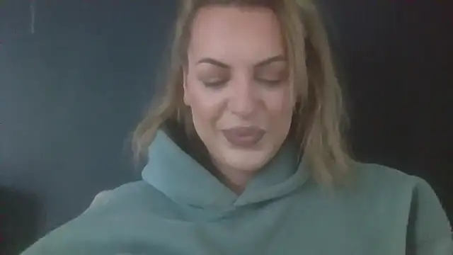 Snapshot of Gigi-Honey chatting on September 2025 11:54:02 AM Gigi-Honey online show from September 2025 11:54:02 AM