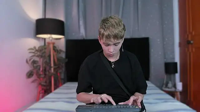 Brian-Ausslos online show from January 2025 04:29:01 AM