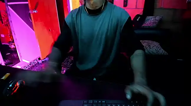 Adam Valenciia online show from March 2025 04:26:02 AM