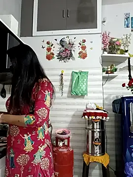 Snapshot of Best-Couple chatting on March 2026 02:37:01 AM Best-Couple online show from March 2026 02:37:01 AM