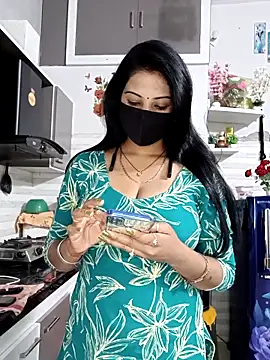 Snapshot of Best-Couple chatting on April 2026 03:20:02 AM Best-Couple online show from April 2026 03:20:02 AM