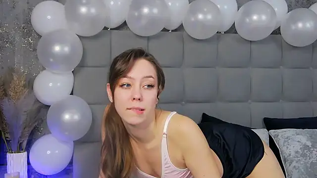 Snapshot of TheEmma chatting on February 2025 11:14:02 AM TheEmma online show from February 2025 11:14:02 AM