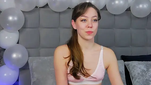 Snapshot of TheEmma chatting on February 2025 03:01:02 PM TheEmma online show from February 2025 03:01:02 PM