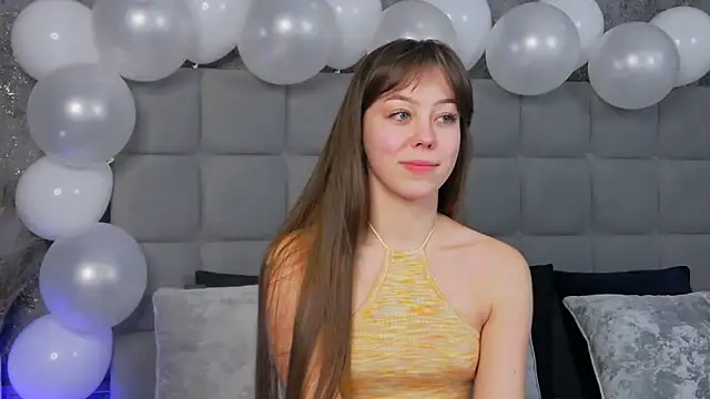 Snapshot of TheEmma chatting on February 2025 03:10:01 PM TheEmma online show from February 2025 03:10:01 PM