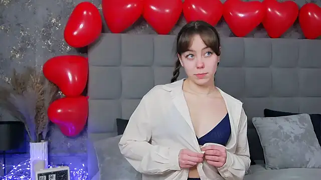 Snapshot of TheEmma chatting on February 2025 02:32:02 PM TheEmma online show from February 2025 02:32:02 PM