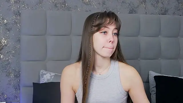 Snapshot of TheEmma chatting on February 2025 08:20:01 AM TheEmma online show from February 2025 08:20:01 AM