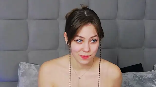 Snapshot of TheEmma chatting on March 2025 02:33:02 PM TheEmma online show from March 2025 02:33:02 PM