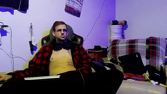 Snapshot of JamesMichael88 chatting on February 2025 05:42:01 PM JamesMichael88 online show from February 2025 05:42:01 PM