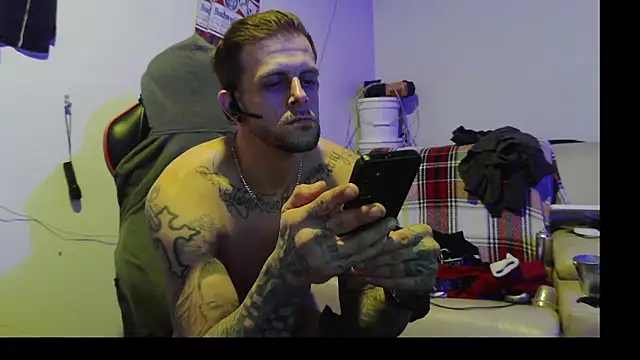 Snapshot of JamesMichael88 chatting on February 2025 08:09:02 PM JamesMichael88 online show from February 2025 08:09:02 PM