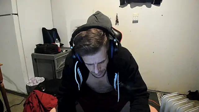 Snapshot of JamesMichael88 chatting on March 2025 04:46:01 AM JamesMichael88 online show from March 2025 04:46:01 AM