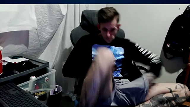 Snapshot of JamesMichael88 chatting on March 2025 04:51:02 AM JamesMichael88 online show from March 2025 04:51:02 AM