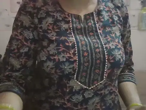 Snapshot of Hot-shanvi chatting on March 2025 03:32:02 AM Hot-shanvi online show from March 2025 03:32:02 AM