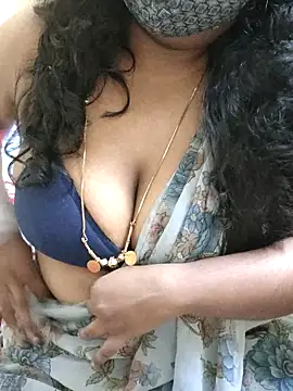 Rathi22 online show from October 2025 02:35:01 PM