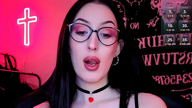 Snapshot of Miss_Alice__ chatting on April 2026 11:46:02 PM Miss Alice online show from April 2026 11:46:02 PM