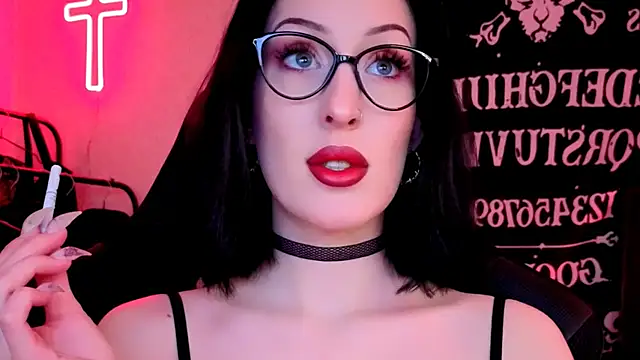 Snapshot of Miss_Alice__ chatting on May 2026 01:05:01 PM Miss Alice online show from May 2026 01:05:01 PM