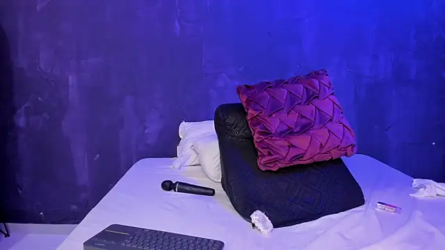 lee Powder online show from February 2025 05:01:02 PM