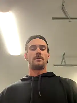 Snapshot of littemantait chatting on October 2025 08:31:01 PM littemantait online show from October 2025 08:31:01 PM