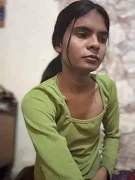 Snapshot of Enna_Zarza_ chatting on June 2026 06:18:02 AM Enna Zarza online show from June 2026 06:18:02 AM