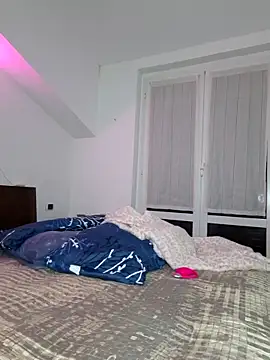 Snapshot of LollyJek_ chatting on April 2026 08:25:02 PM LollyJek online show from April 2026 08:25:02 PM