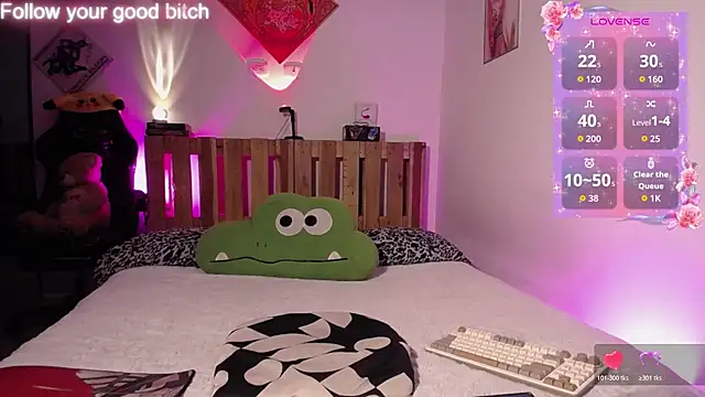 Snapshot of noah420sr chatting on April 2026 03:39:02 PM noah420sr online show from April 2026 03:39:02 PM