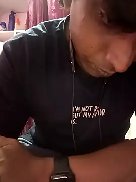 Remo0 online show from October 2025 03:54:01 PM