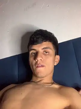 gabrielzinnnn085 online show from December 2025 08:29:01 PM