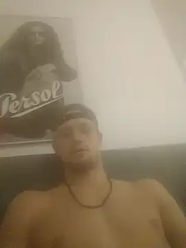 Snapshot of Hessebub chatting on October 2025 05:47:02 PM Hessebub online show from October 2025 05:47:02 PM