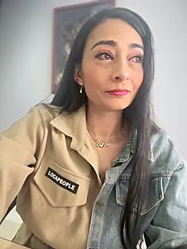 Snapshot of BELLA--26 chatting on November 2025 02:08:02 PM BELLA--26 online show from November 2025 02:08:02 PM