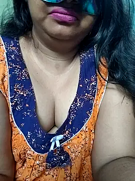 Snapshot of _MilkyBar chatting on April 2026 11:27:01 AM MilkyBar online show from April 2026 11:27:01 AM