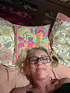 RoxytheBluepill online show from January 2025 01:56:02 PM